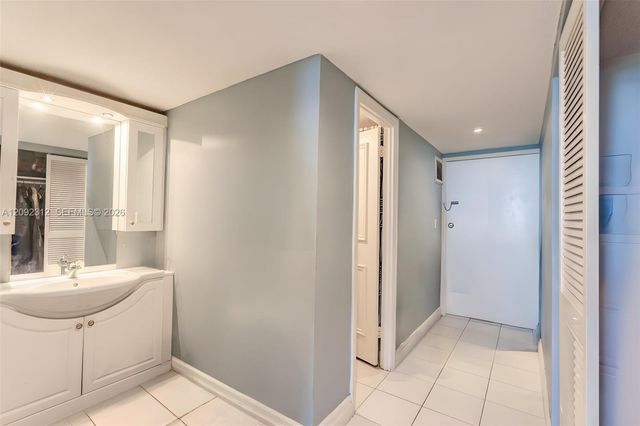 11111 Biscayne Boulevard 6B, Miami, FL 33181