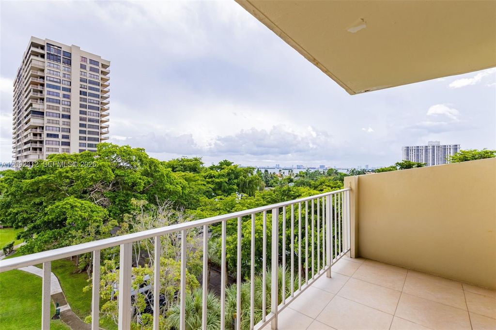 11111 Biscayne Boulevard 6B, Miami, FL 33181
