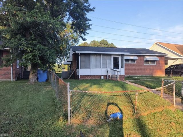 1317 Yeadon RD, Chesapeake, VA 23324