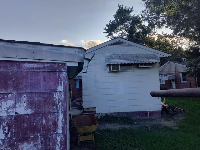 1317 Yeadon RD, Chesapeake, VA 23324