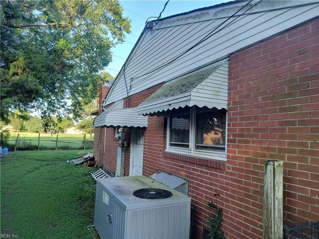 1317 Yeadon RD, Chesapeake, VA 23324