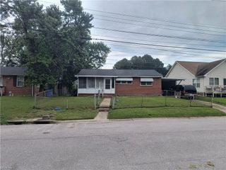 1317 Yeadon RD, Chesapeake, VA 23324