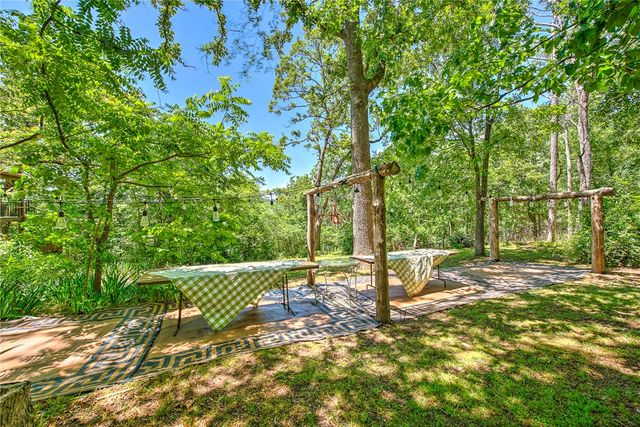 1387 County Road 306, Berryville, AR 72616