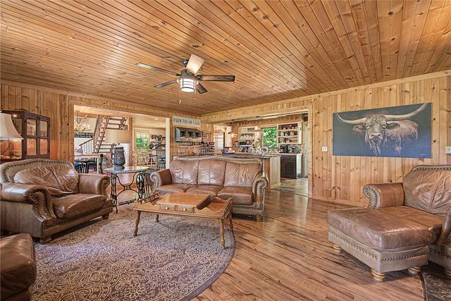 1387 County Road 306, Berryville, AR 72616