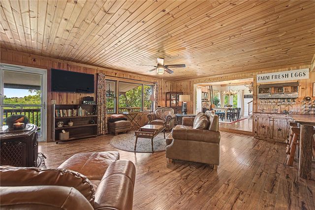 1387 County Road 306, Berryville, AR 72616