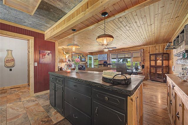 1387 County Road 306, Berryville, AR 72616