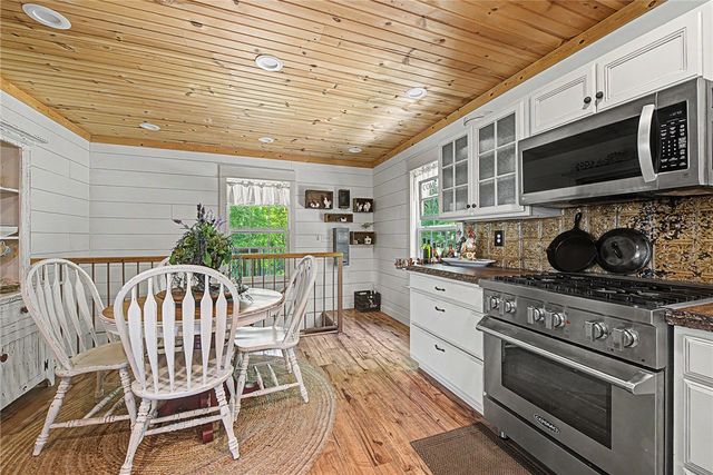 1387 County Road 306, Berryville, AR 72616