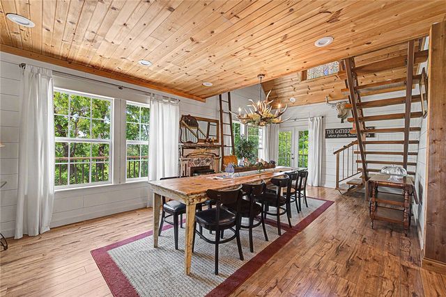 1387 County Road 306, Berryville, AR 72616