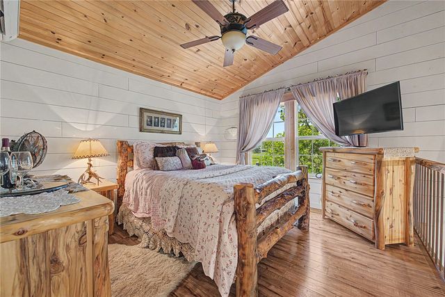 1387 County Road 306, Berryville, AR 72616
