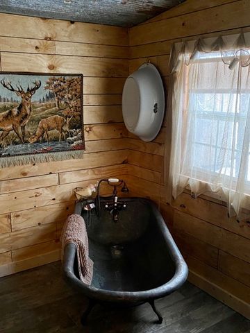 1387 County Road 306, Berryville, AR 72616