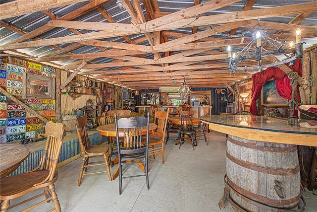 1387 County Road 306, Berryville, AR 72616