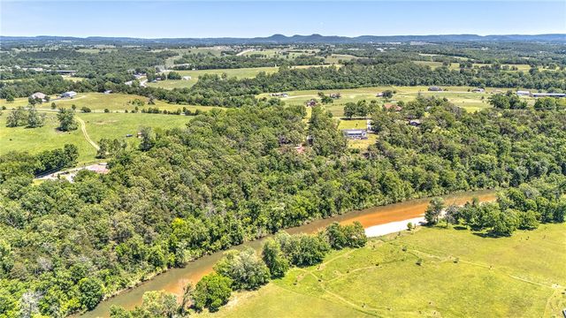 1387 County Road 306, Berryville, AR 72616