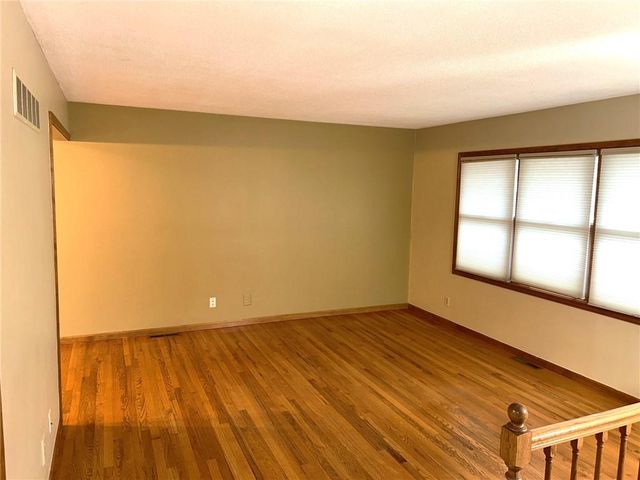 3700 Randall Drive, Independence, MO 64055