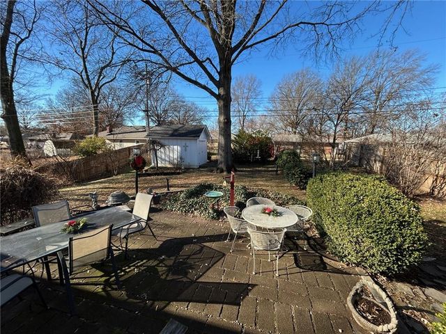 3700 Randall Drive, Independence, MO 64055