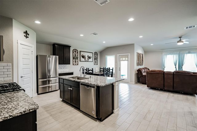 13005 Oleander Bay Lane, La Marque, TX 77568