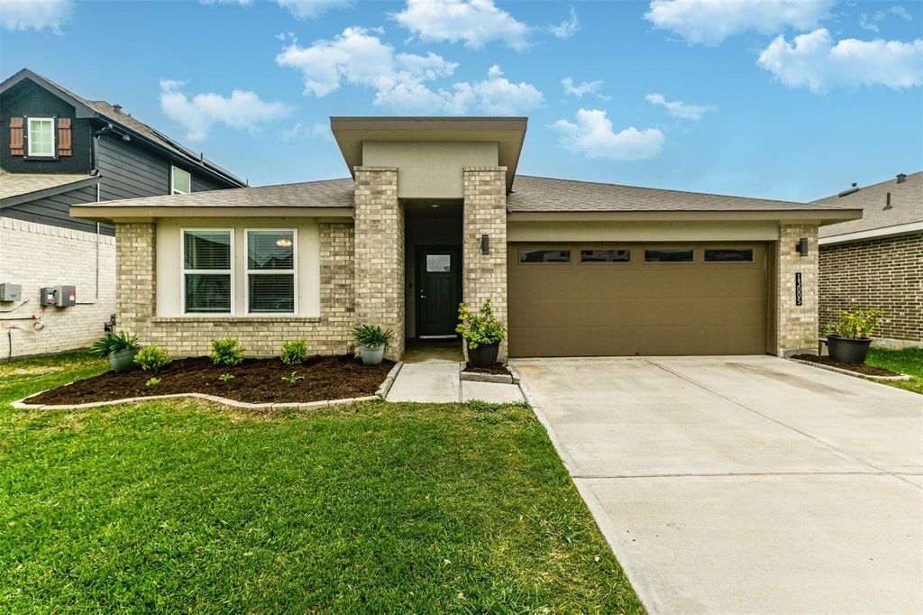 13005 Oleander Bay Lane, La Marque, TX 77568
