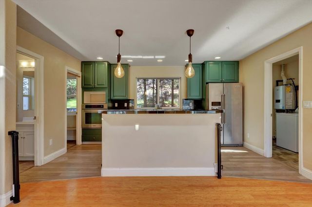 17296 Oscar Dr, Grass Valley, CA 95949