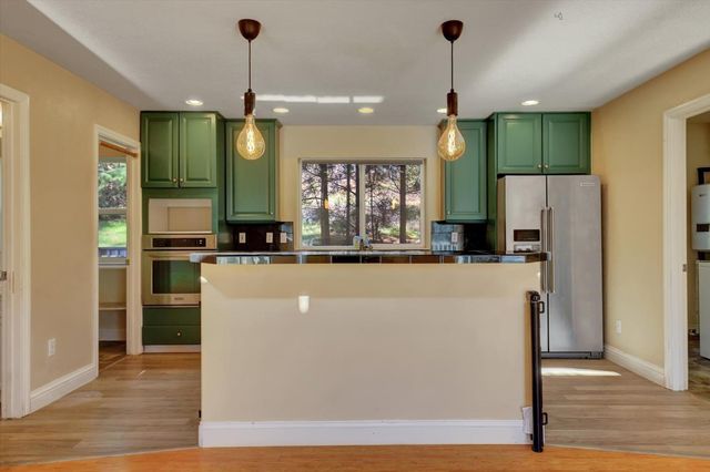 17296 Oscar Dr, Grass Valley, CA 95949