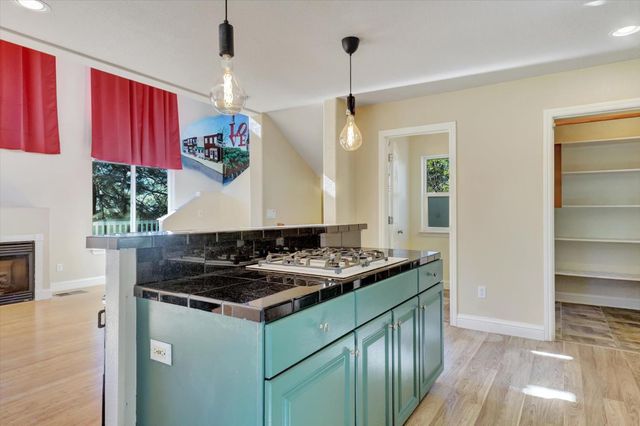 17296 Oscar Dr, Grass Valley, CA 95949