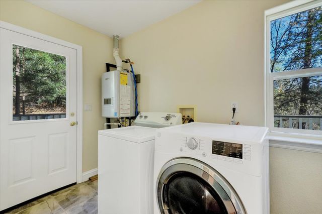 17296 Oscar Dr, Grass Valley, CA 95949