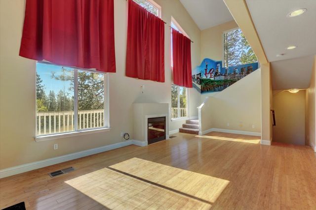 17296 Oscar Dr, Grass Valley, CA 95949