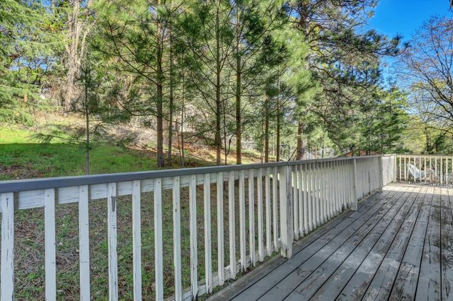 17296 Oscar Dr, Grass Valley, CA 95949