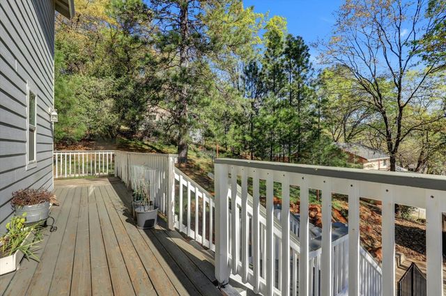 17296 Oscar Dr, Grass Valley, CA 95949