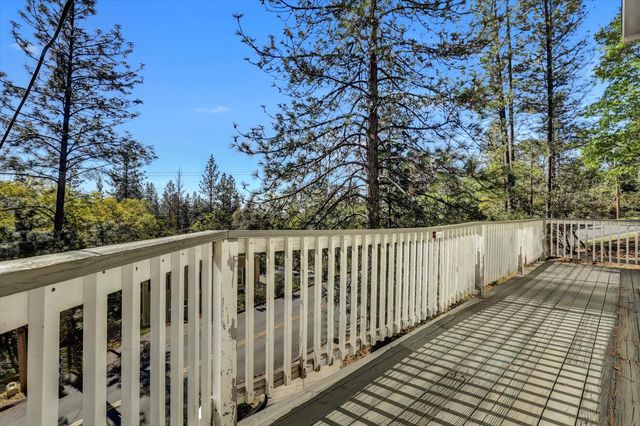 17296 Oscar Dr, Grass Valley, CA 95949