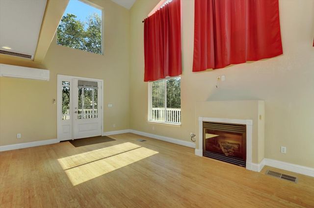 17296 Oscar Dr, Grass Valley, CA 95949