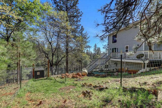 17296 Oscar Dr, Grass Valley, CA 95949