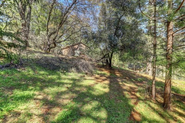 17296 Oscar Dr, Grass Valley, CA 95949