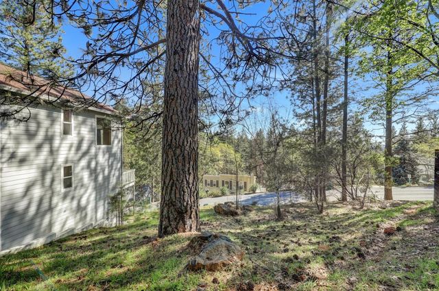 17296 Oscar Dr, Grass Valley, CA 95949