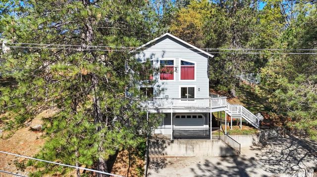 17296 Oscar Dr, Grass Valley, CA 95949