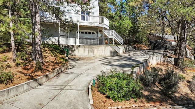 17296 Oscar Dr, Grass Valley, CA 95949