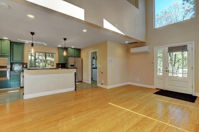 17296 Oscar Dr, Grass Valley, CA 95949