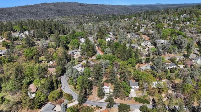 17296 Oscar Dr, Grass Valley, CA 95949