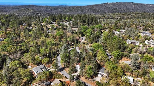 17296 Oscar Dr, Grass Valley, CA 95949