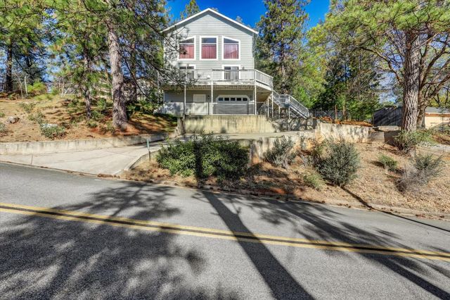 17296 Oscar Dr, Grass Valley, CA 95949