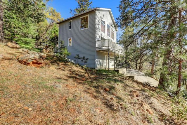 17296 Oscar Dr, Grass Valley, CA 95949