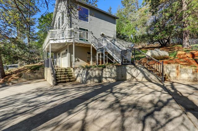 17296 Oscar Dr, Grass Valley, CA 95949