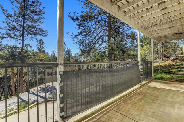 17296 Oscar Dr, Grass Valley, CA 95949