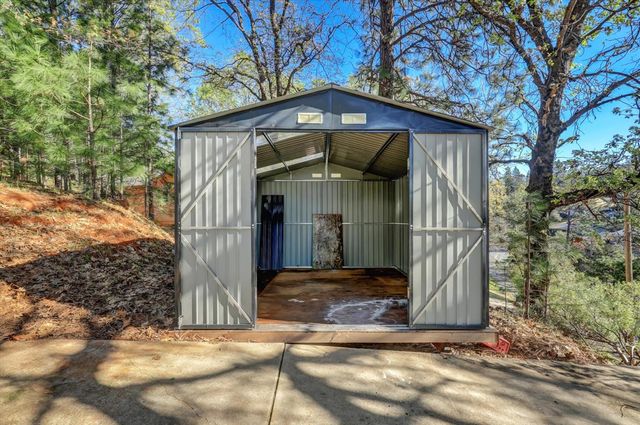 17296 Oscar Dr, Grass Valley, CA 95949