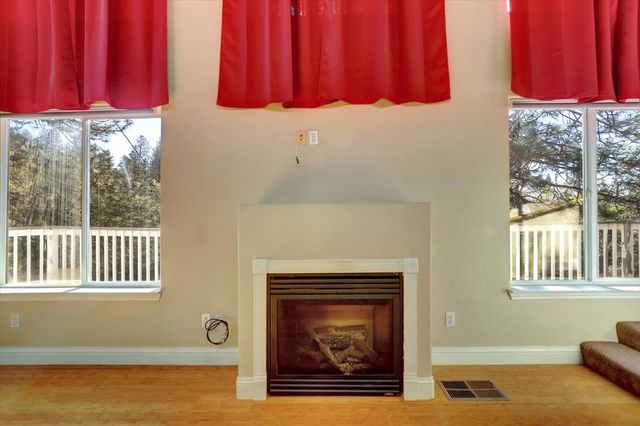 17296 Oscar Dr, Grass Valley, CA 95949