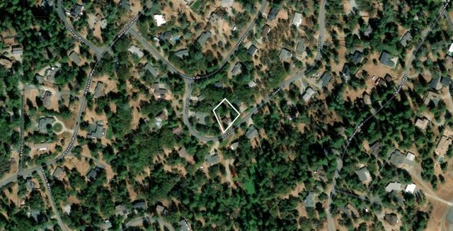 17296 Oscar Dr, Grass Valley, CA 95949