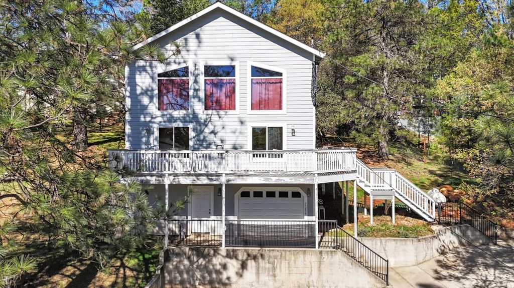 17296 Oscar Dr, Grass Valley, CA 95949