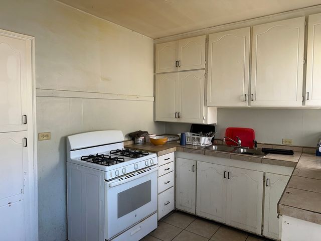 14132 S State Street, Riverdale, IL 60827