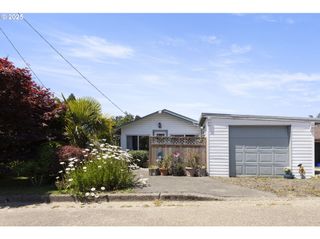 2745 34TH St, Coos Bay, OR 97420