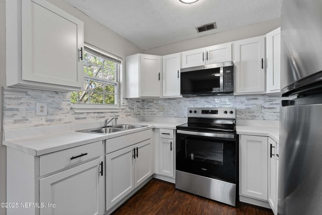 6625 VERMILLION Street, Jacksonville, FL 32208