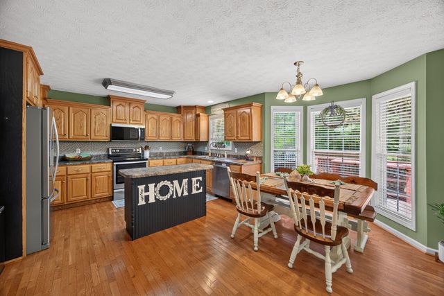 1005 Heathwood West Dr, Cookeville, TN 38506