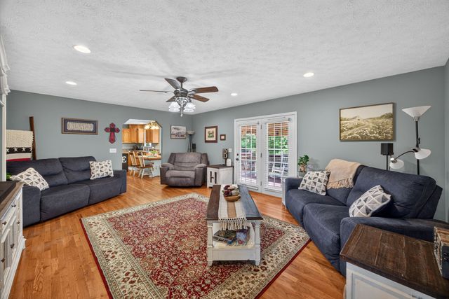 1005 Heathwood West Dr, Cookeville, TN 38506